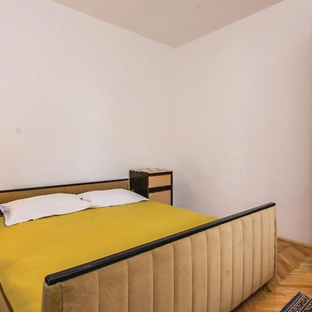 4 Bedroom Awesome Apartment In Starigrad Exterior photo