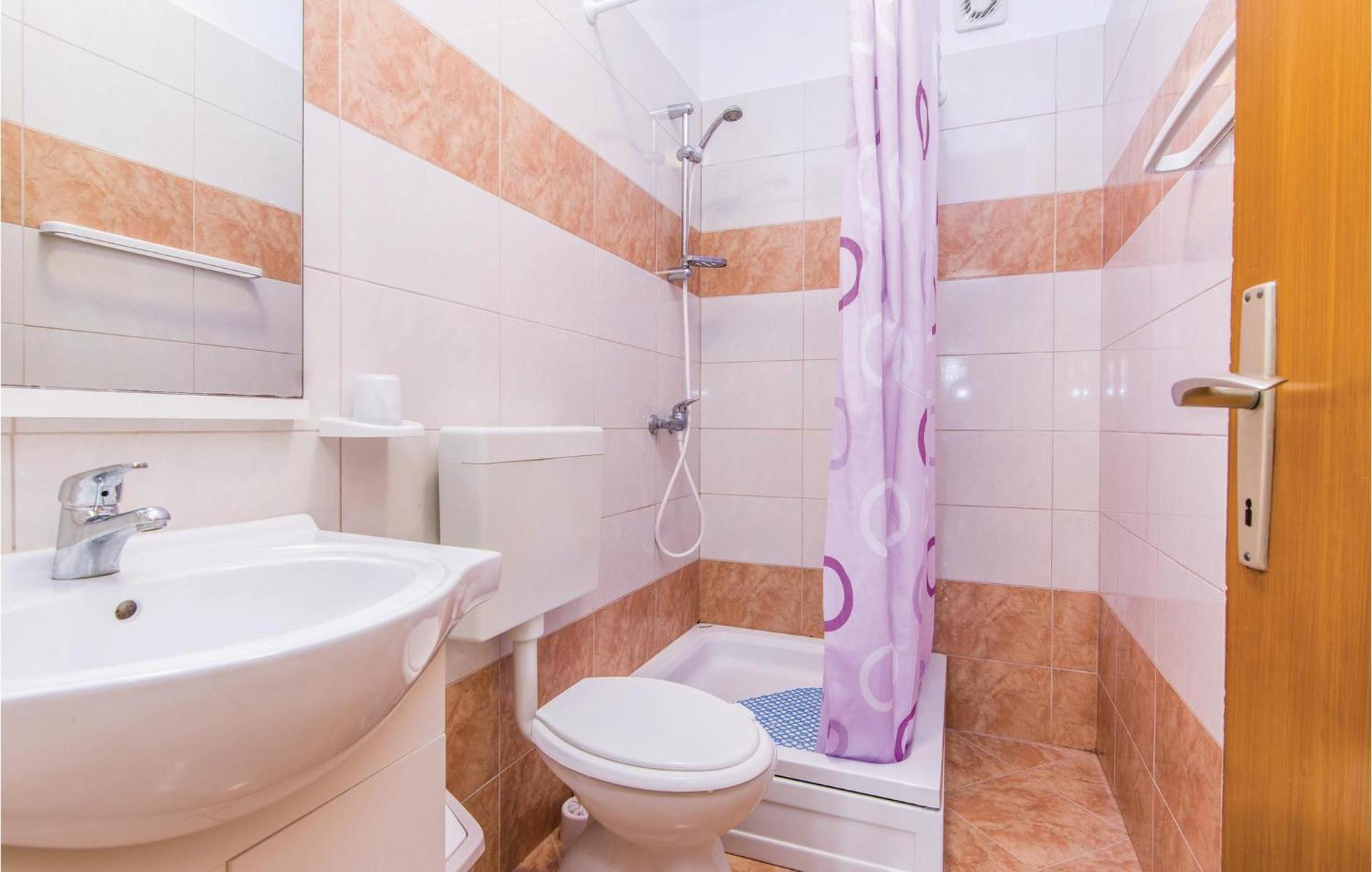 4 Bedroom Awesome Apartment In Starigrad Exterior photo